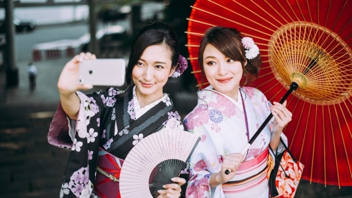 Traditional Japanese Fashion 101: Yukata vs Kimono